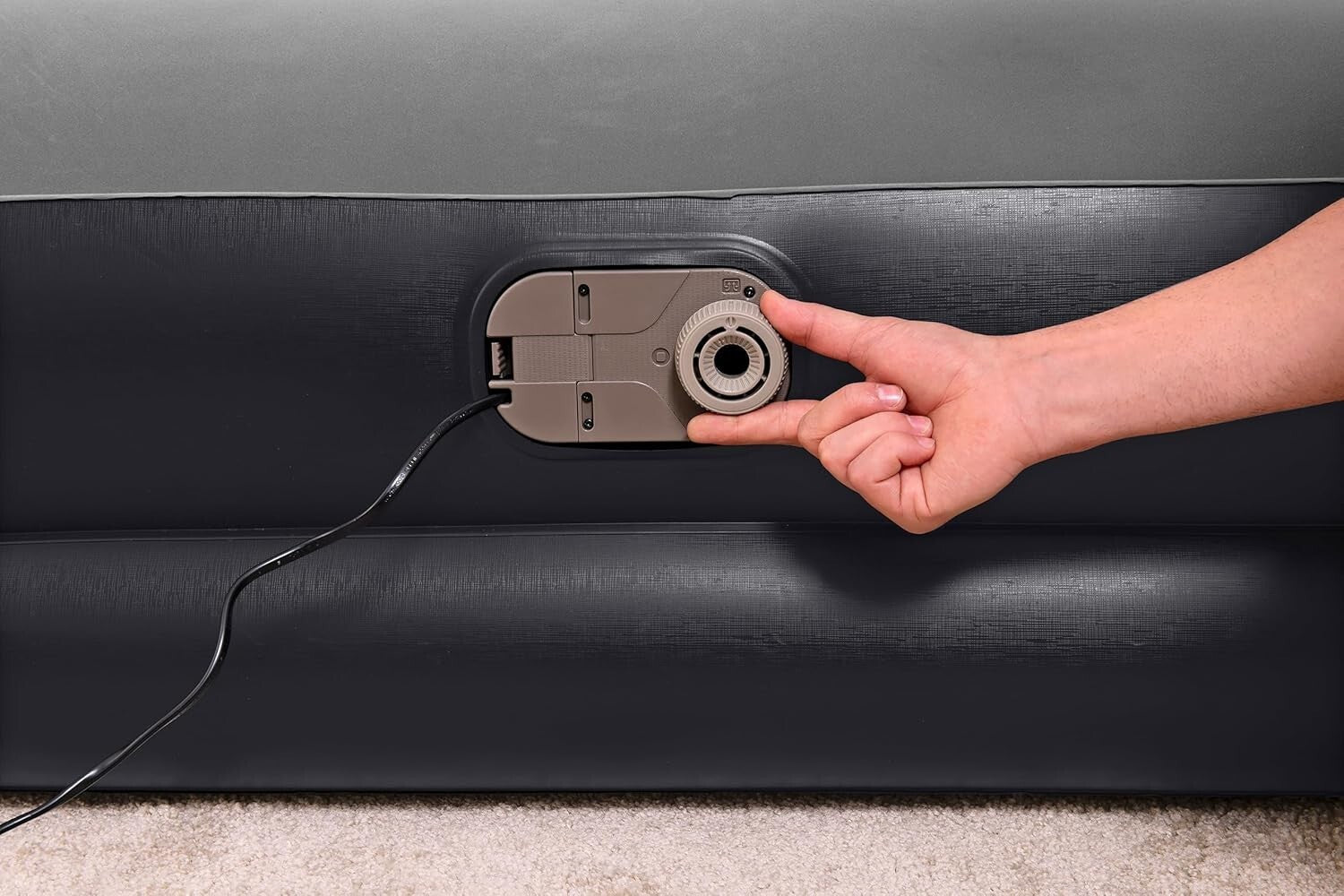 Bestway Luftbett 203x152x46cm mit integrierter Pumpe & Kopfteil â Flocked Top