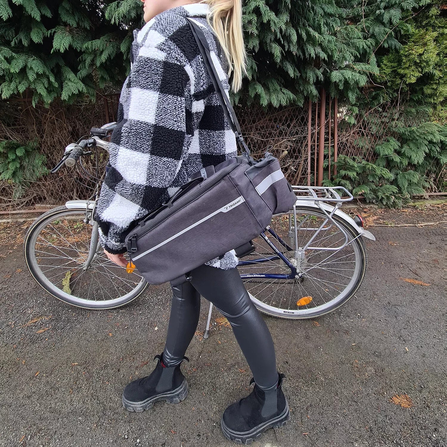 Fahrradtasche für Gepäckträger 9L – Isolierte Kühltasche mit Reflektoren & Schultergurt