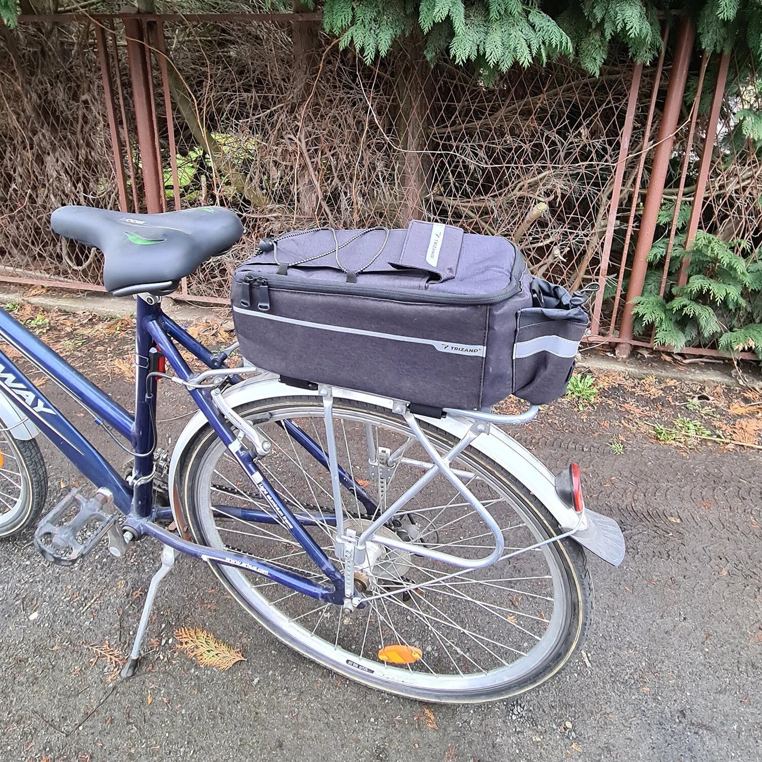 Fahrradtasche für Gepäckträger 9L – Isolierte Kühltasche mit Reflektoren & Schultergurt