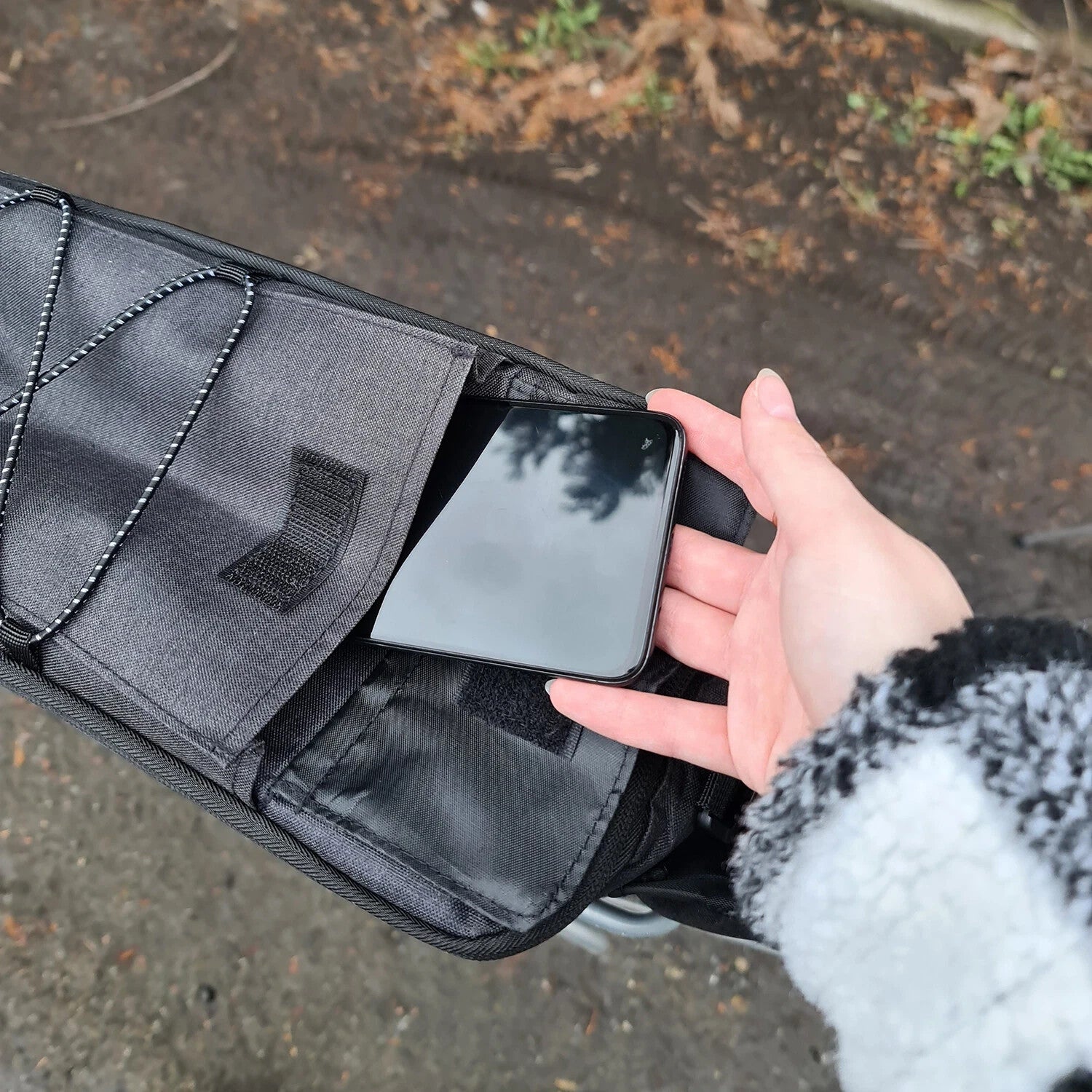 Fahrradtasche für Gepäckträger 9L – Isolierte Kühltasche mit Reflektoren & Schultergurt