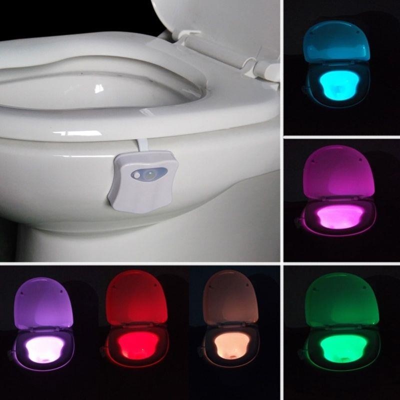 Toilettenlicht mit Bewegungssensor – LED WC Nachtlicht 8 Farben, Batteriebetrieb
