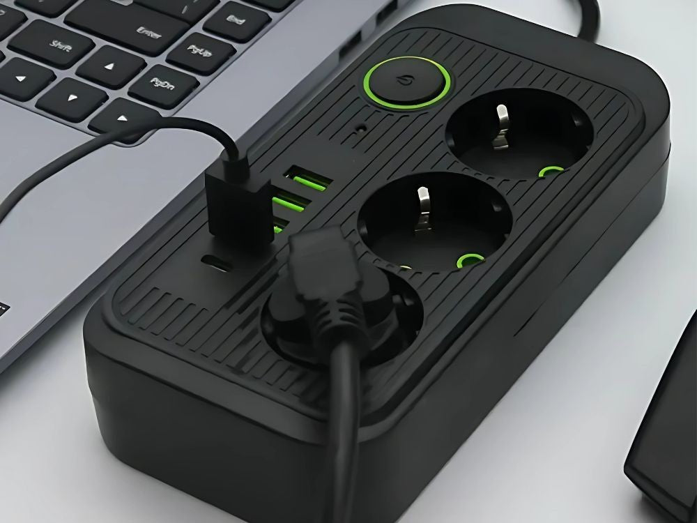 Steckdosenleiste mit 3 Steckplätzen, 4 USB & 1 USB-C – 2m Kabel