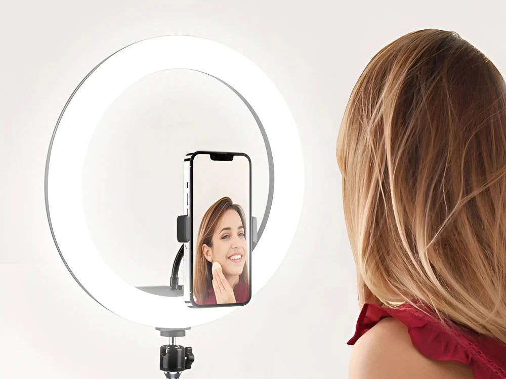 RGB LED Ringlicht 30 cm mit Handyhalterung & Stativ – USB Selfie Licht für Video, Foto, Streaming und Make-up