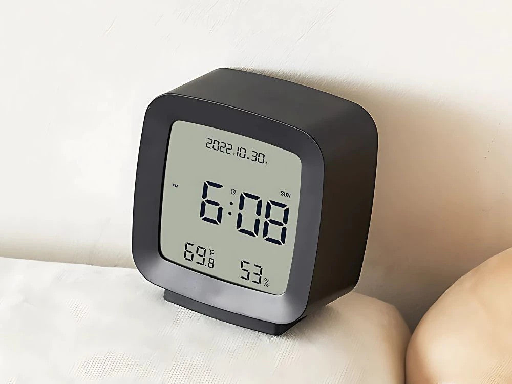 Digitaler Wecker mit Temperatur,Datum & Schlummerfunktion–LCD-Anzeige&Hygrometer