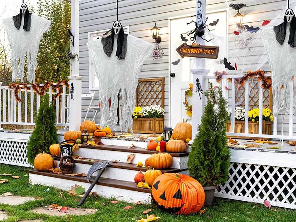 Halloween Hängedekoration 90 cm–Gruseliges Gespenst mit Maske &flatterndem Stoff