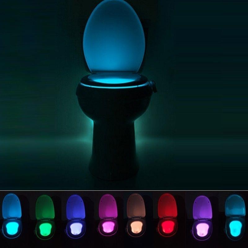 Toilettenlicht mit Bewegungssensor – LED WC Nachtlicht 8 Farben, Batteriebetrieb