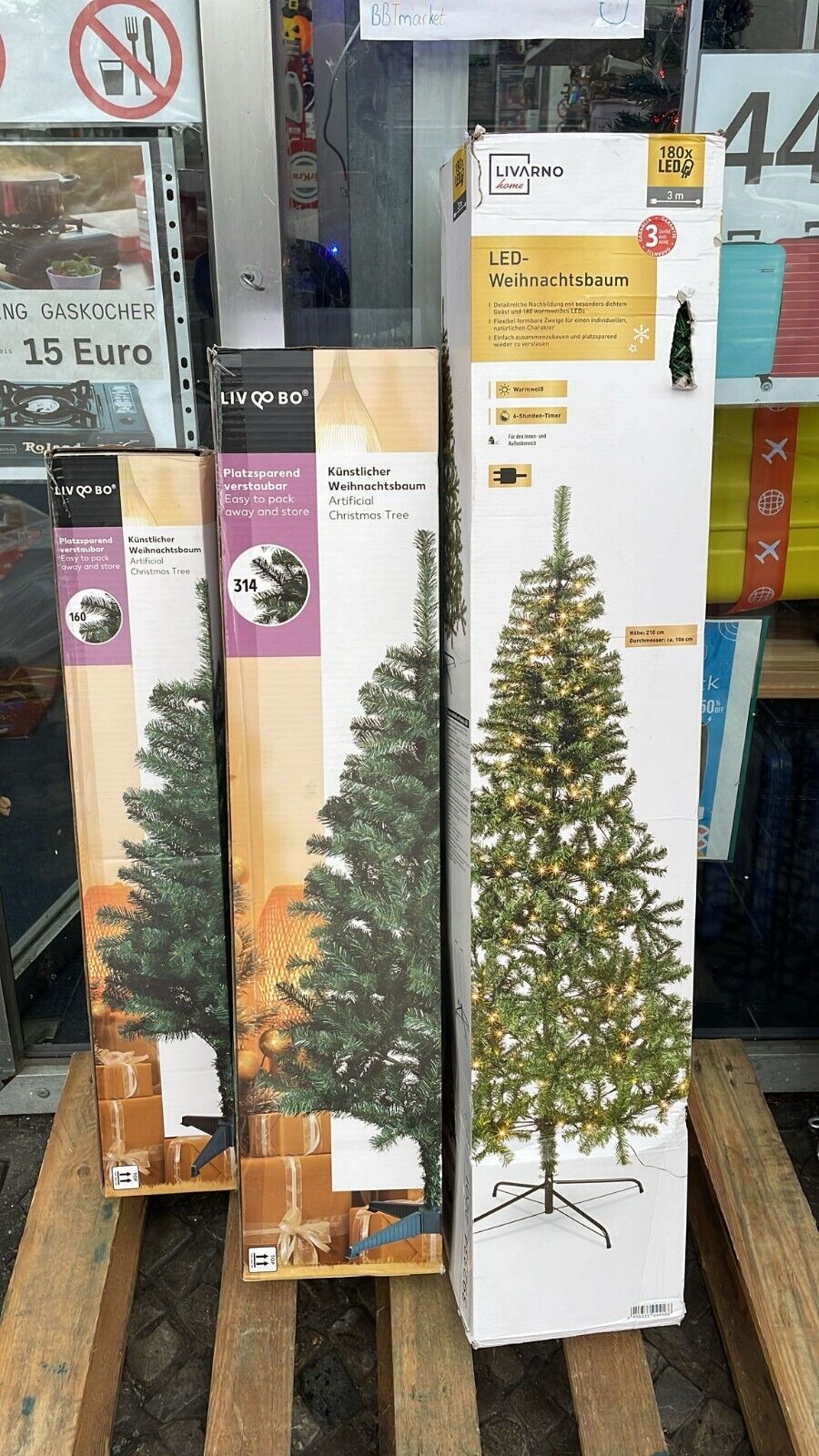 Künstlicher Weihnachtsbaum 120 cm – Grüner Tannenbaum aus Kunststoff mit Standfüßen, schneller Aufbau
