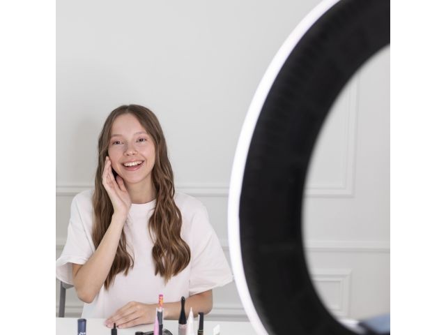 LED Selfie Ringlicht mit Stativ & USB – Dimmbares TikTok Licht 12cm