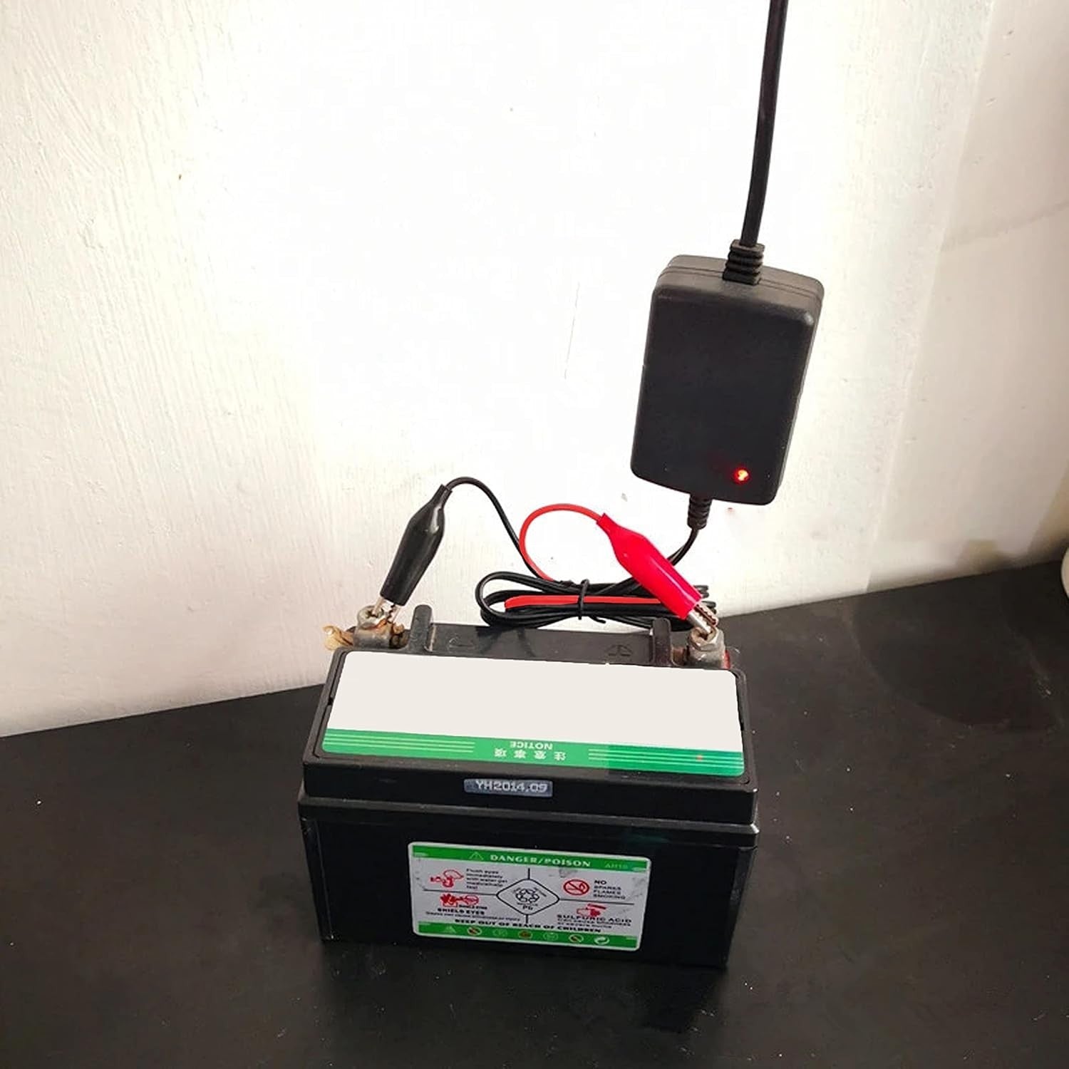 Batterieladegerät 12V 1.5A Gel Batterie KFZ Autobatterieladegerät für Oldtimer, Motorrad, Roller,