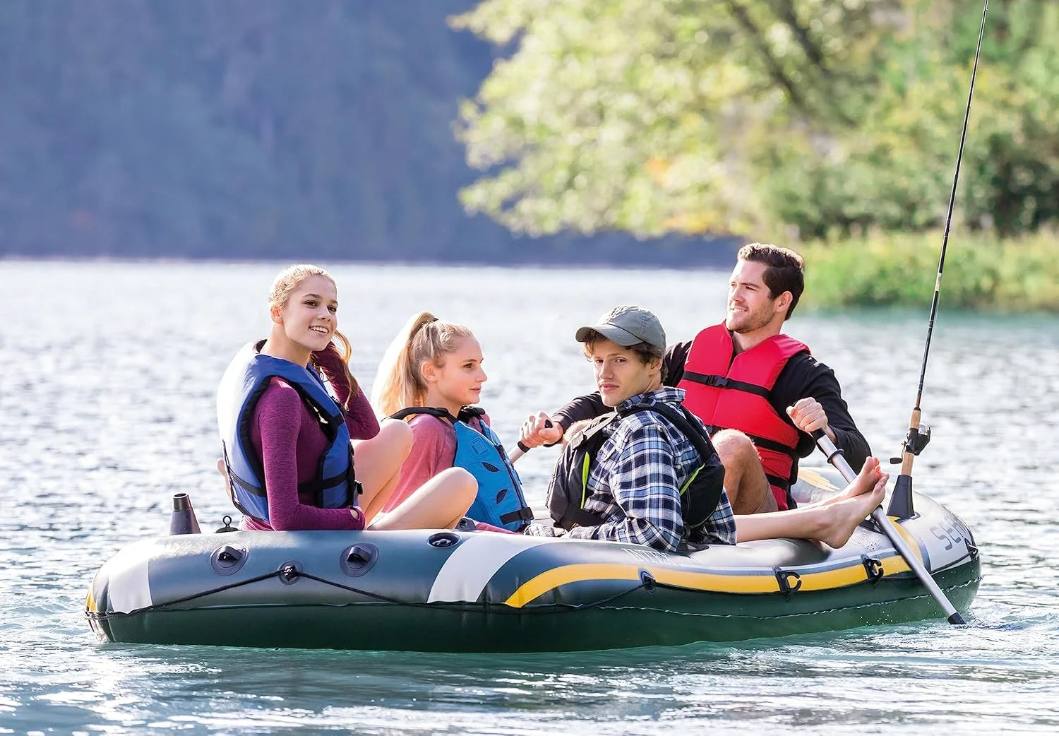 INTEX Seahawk 4 Schlauchboot Set – 4 Personen bis 480 kg mit Alu-Paddeln, Handpumpe & Angelrutenhaltern