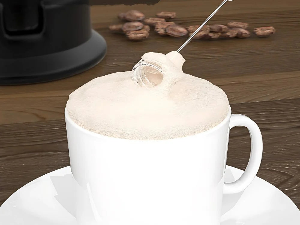 Elektrischer Milchaufschäumer mit Ständer – Mini Handmixer für Kaffee, Latte, Cappuccino und Kakao