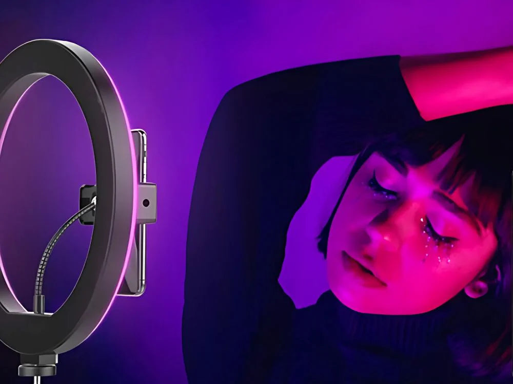 RGB LED Ringlicht 30 cm mit Handyhalterung & Stativ – USB Selfie Licht für Video, Foto, Streaming und Make-up