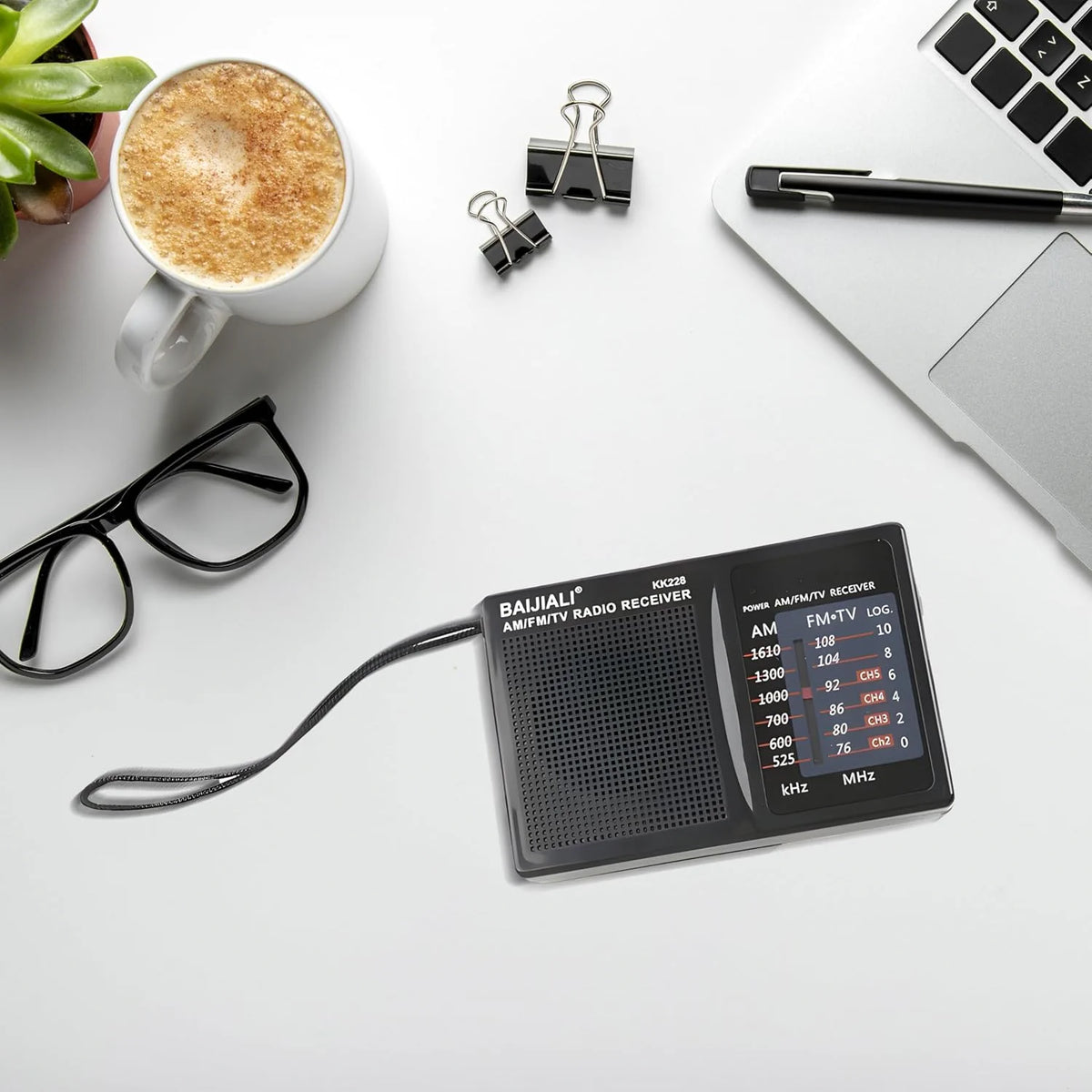 Tragbares FM AM Radio – kompaktes Taschenradio mit Teleskopantenne, 3,5 mm Kopfhöreranschluss und Batteriebetrieb