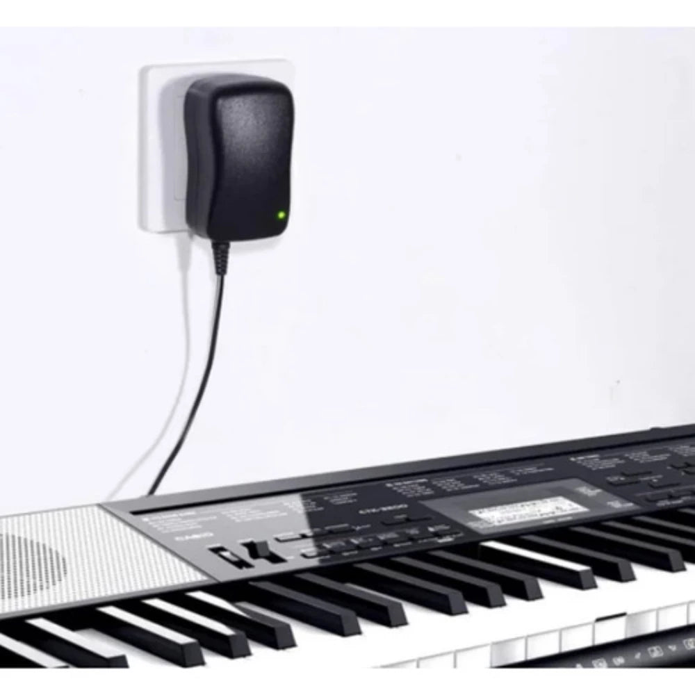 Izoxis Universal Netzteil 3–12V 30W – Spannungsregelung & 6 Adapterstecker