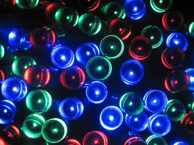 LED Weihnachtsbaum Lichterkette – 10m, 200 Multicolor LEDs, Innenraum, 8 Programme,Mit Verlängerungsanschluss